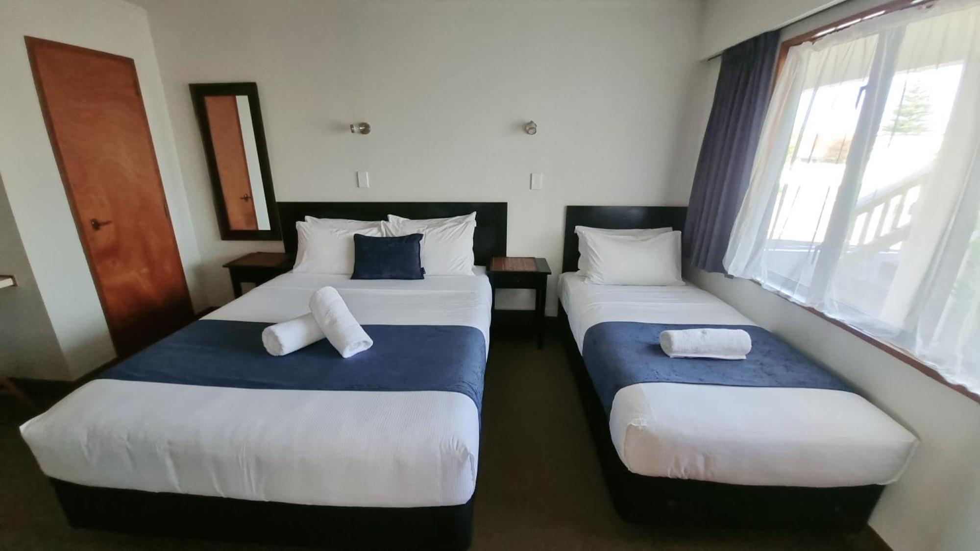 טאורנגה Summit Motor Lodge מראה חיצוני תמונה